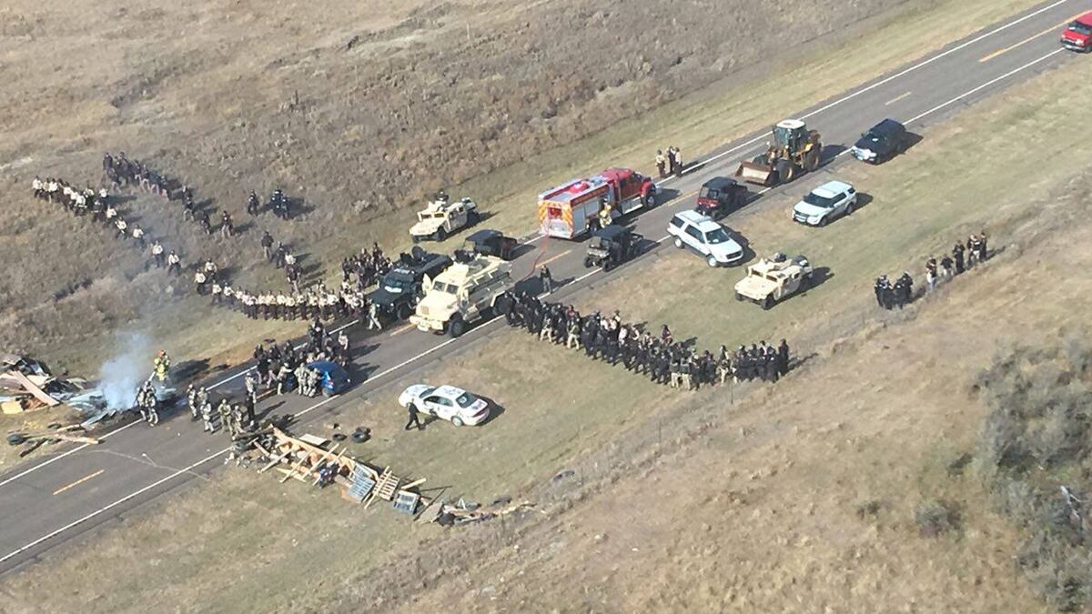 cheats/2016/11/02/obama-considering-rerouting-dakota-access-pipeline/161028-dakota-pipeline-cheat_mfsf2f