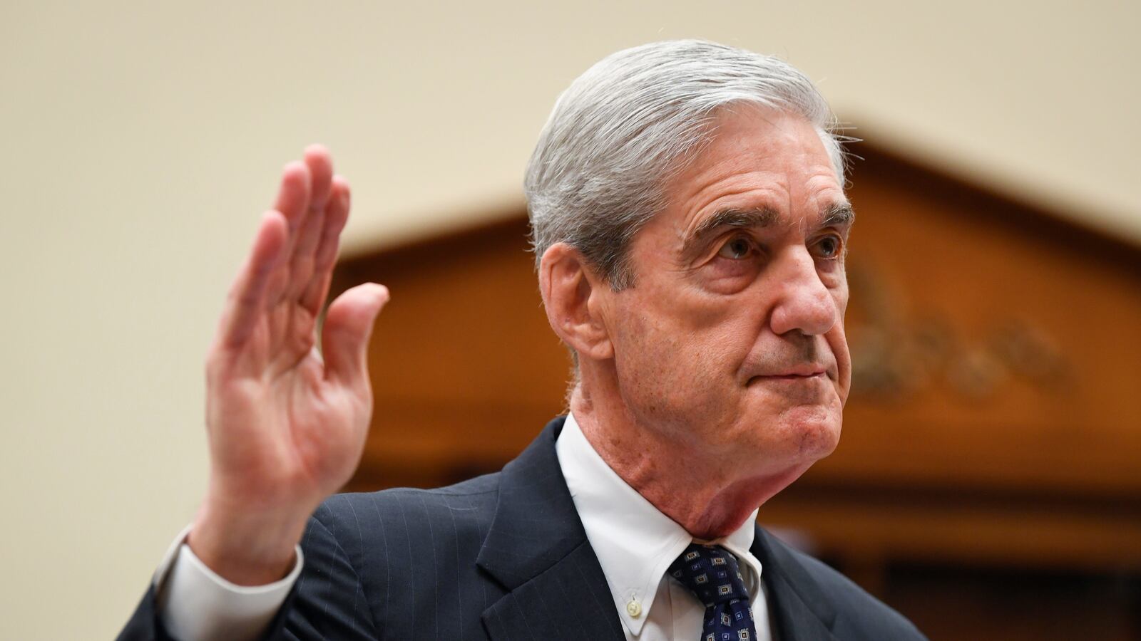 2019-07-24T231445Z_1471893935_MT1USATODAY13093377_RTRMADP_3_FORMER-SPECIAL-COUNSEL-ROBERT-S-MUELLER-III-IS-SWORN-IN_obvoc4
