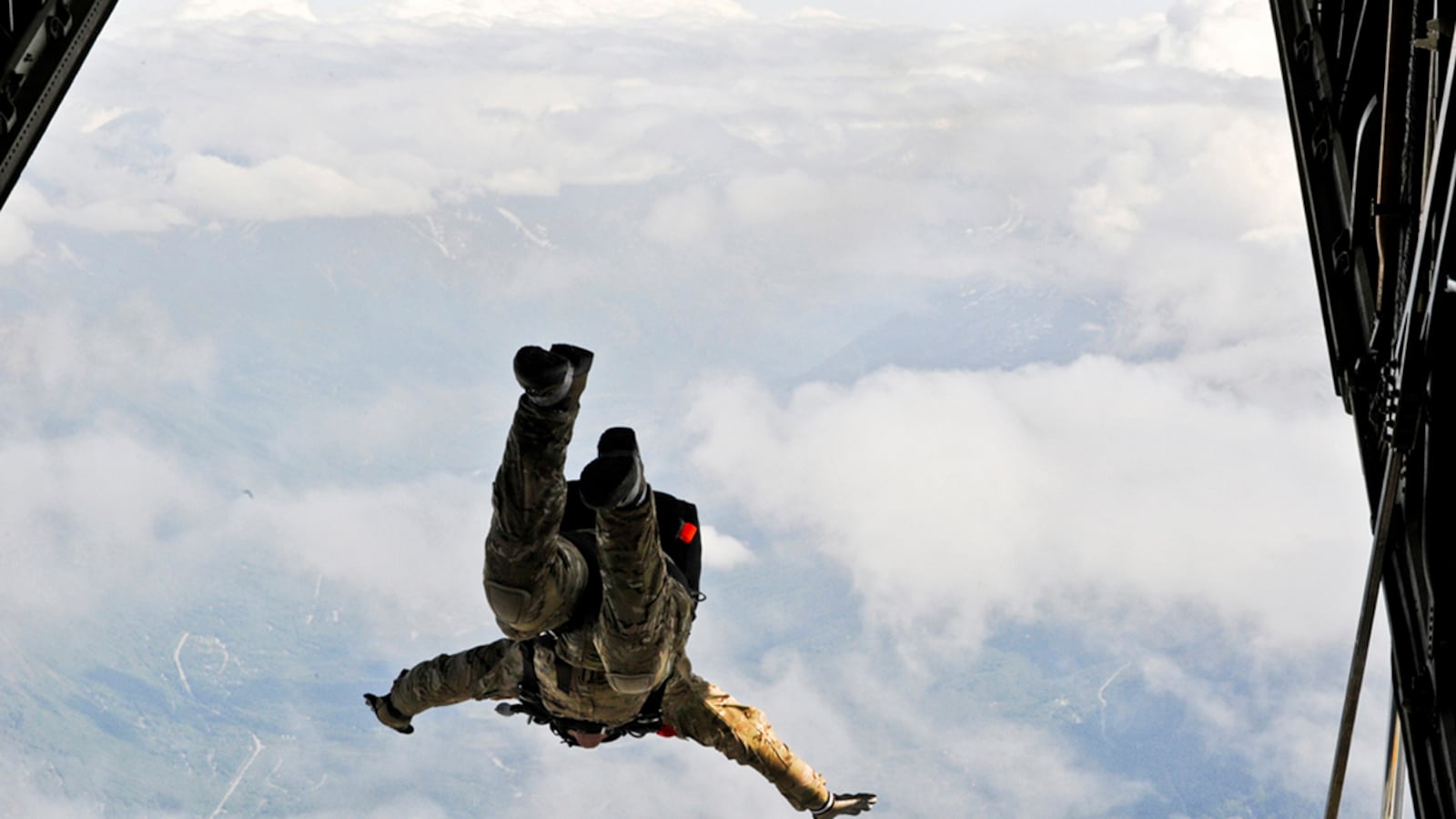 articles/2011/11/02/david-baldacci-talks-about-his-new-hero-lee-child-more/balducci-zero-day-kaplan_htbghm