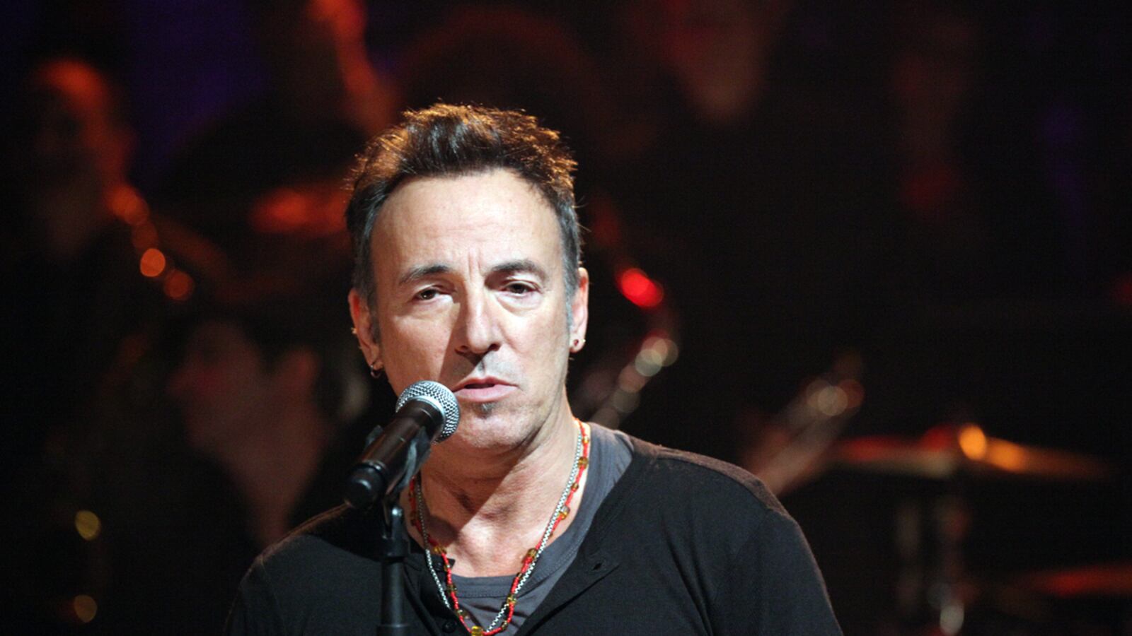 articles/2012/03/08/what-critics-say-about-bruce-springsteen-s-new-wrecking-ball-album/bruce-springsteen-new-album_zfqptl
