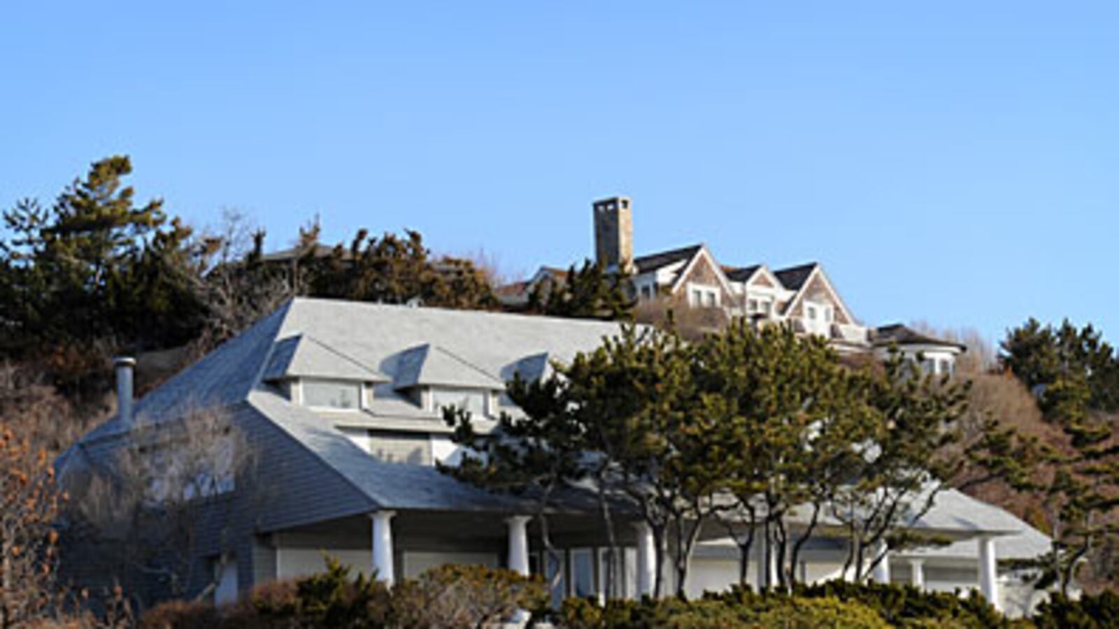 cheats/2009/09/01/madoffs-beach-home-for-sale/madoff-home_sugnzf