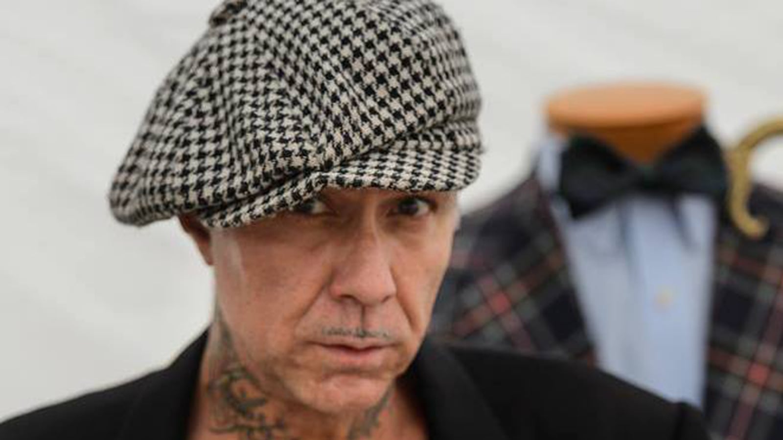 articles/2014/02/16/fashion-designer-michele-savoia-found-dead-in-hudson-river/140216-michele-savoia-tease_wuhtvg