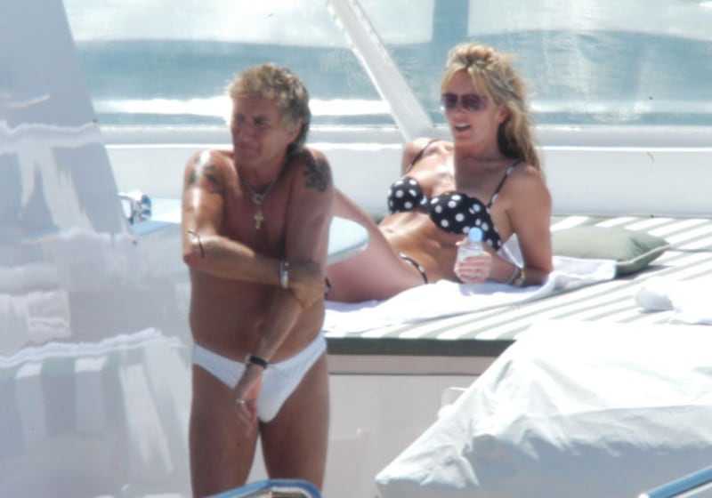galleries/2009/09/27/men-in-speedos-a-brief-history/speedo---rod-stewart_simoas