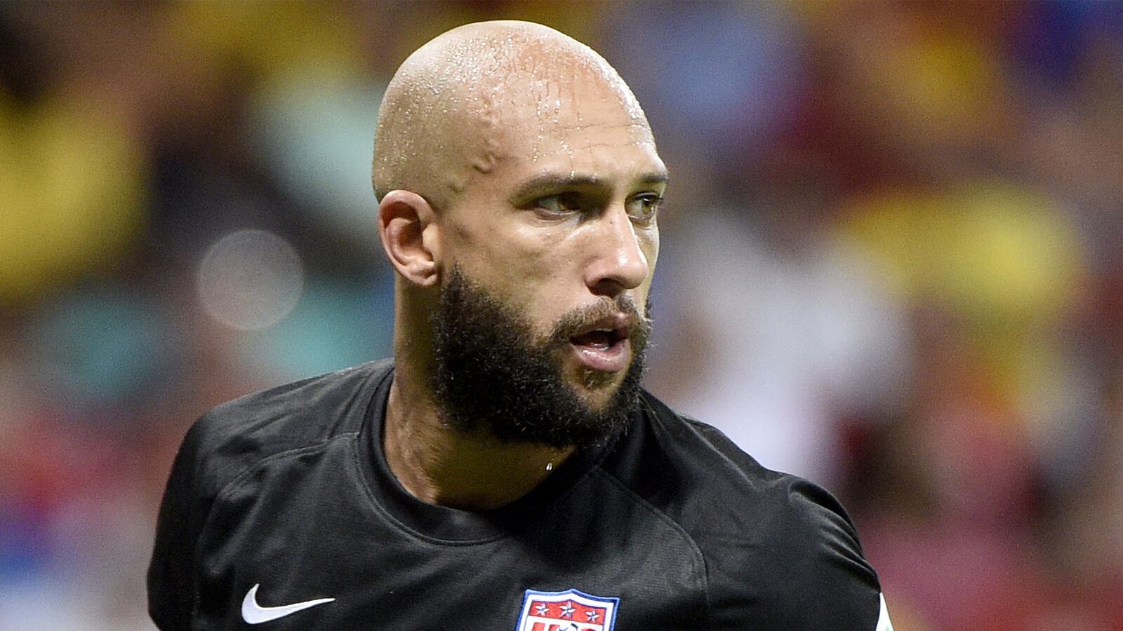 articles/2014/12/22/tim-howard-s-wall-of-intensit/141221-oconnor-tim-howard-tease_odzgdz
