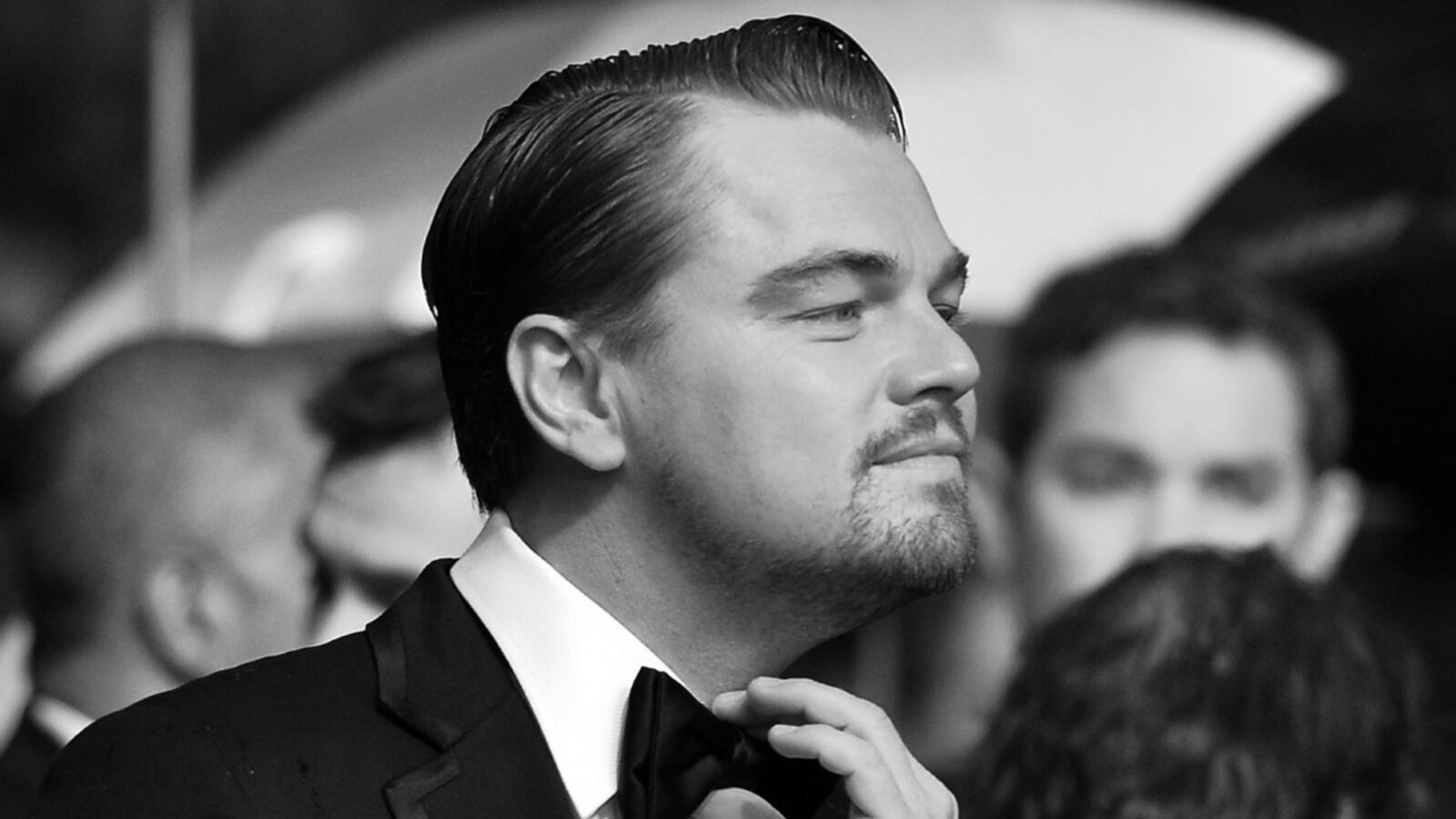 articles/2013/06/17/leonardo-dicaprio-s-wolf-of-wall-street-dancing-more-baller-gifs/Leo_fpb6ey