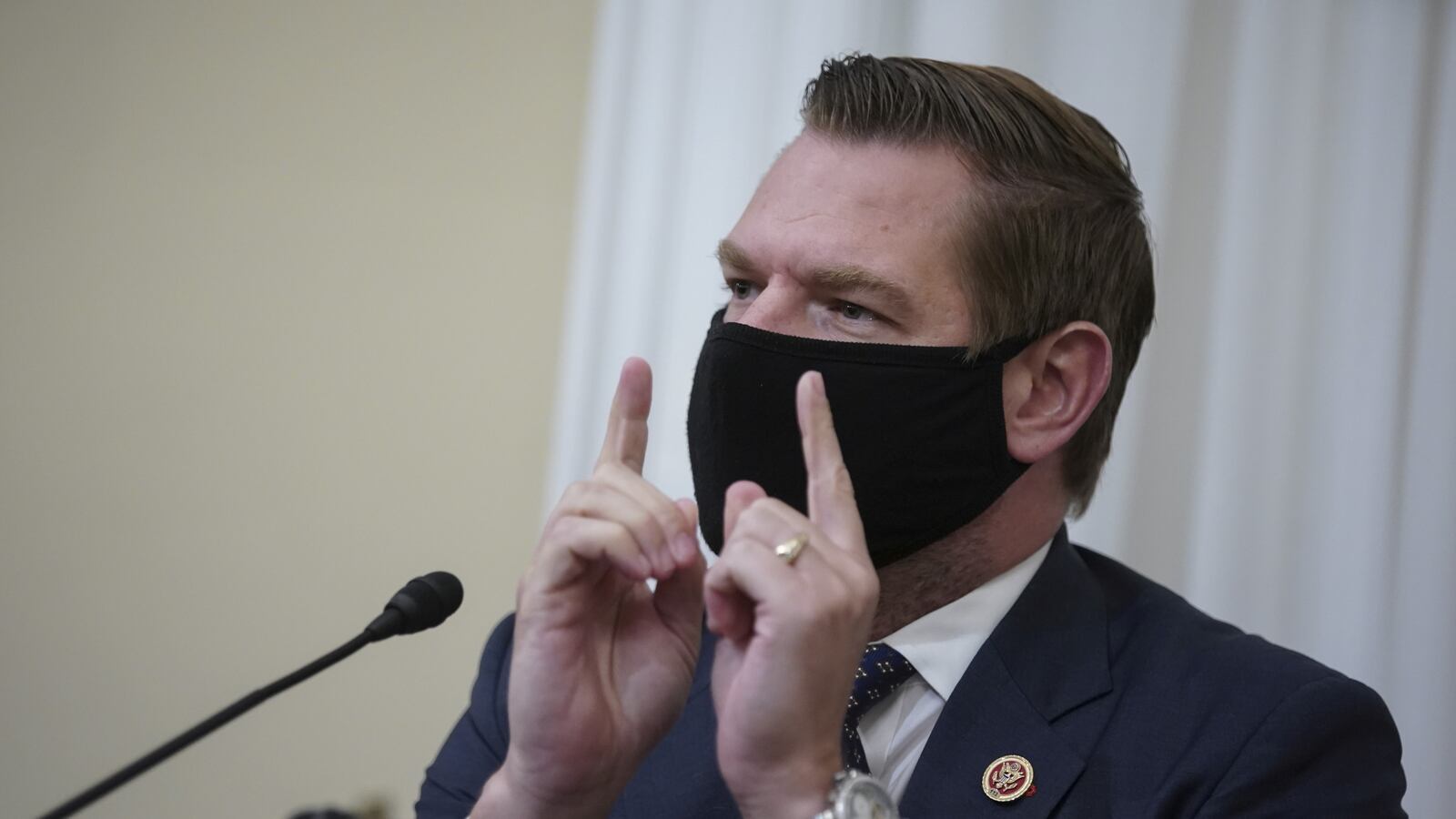 2021-04-15T151613Z_1874545798_RC2FWM9PSGKG_RTRMADP_3_USA-SECURITY_ohsvhu