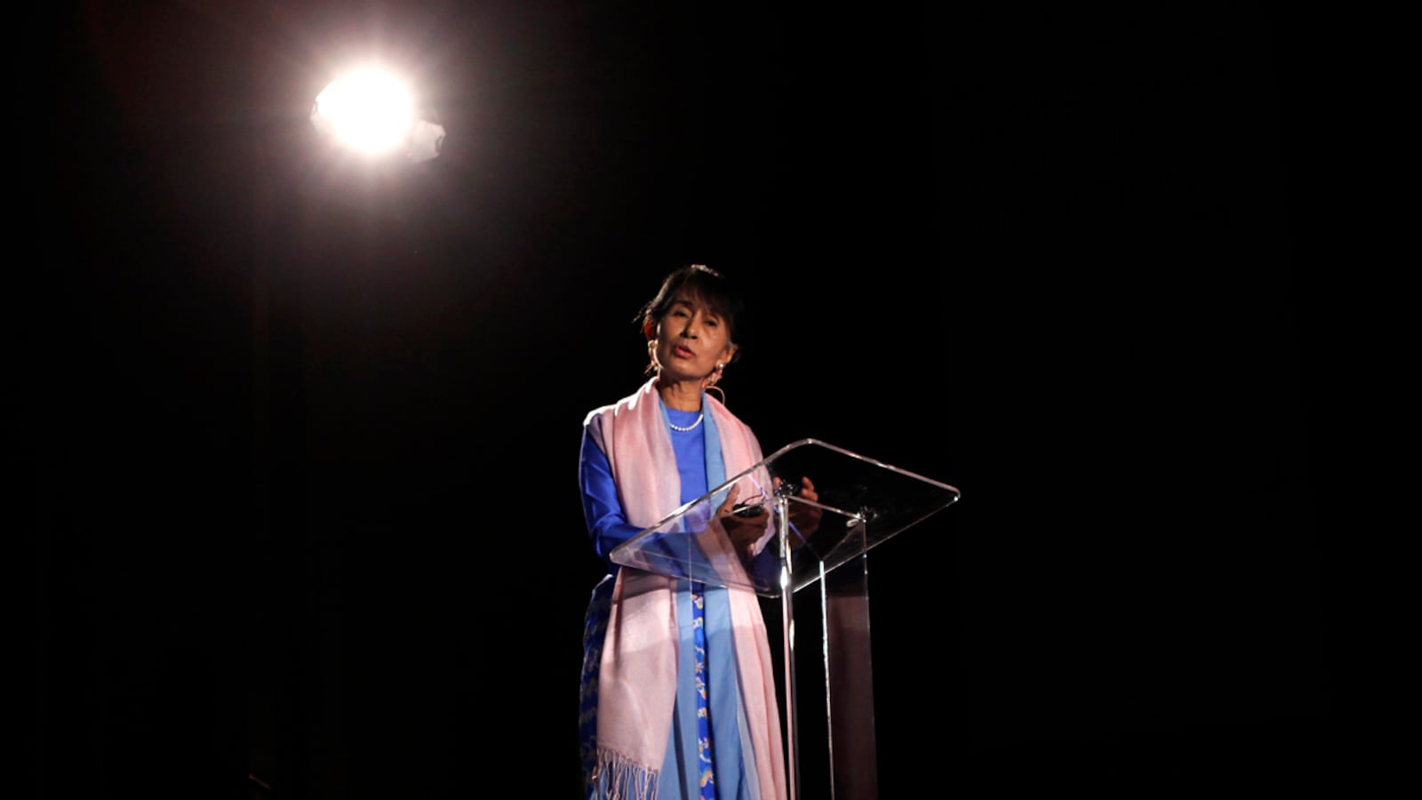 articles/2012/09/30/aung-san-suu-kyi-meets-her-peers/aung-san-suu-kyi-freedom-forum_agh4wa