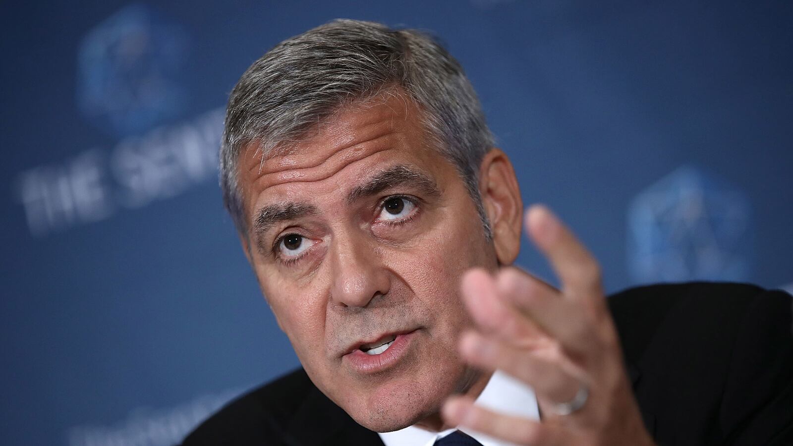 articles/2017/02/22/george-clooney-donald-trump-and-steve-bannon-are-hollywood-elitists/170222-george-clooney-tease1_uexvum