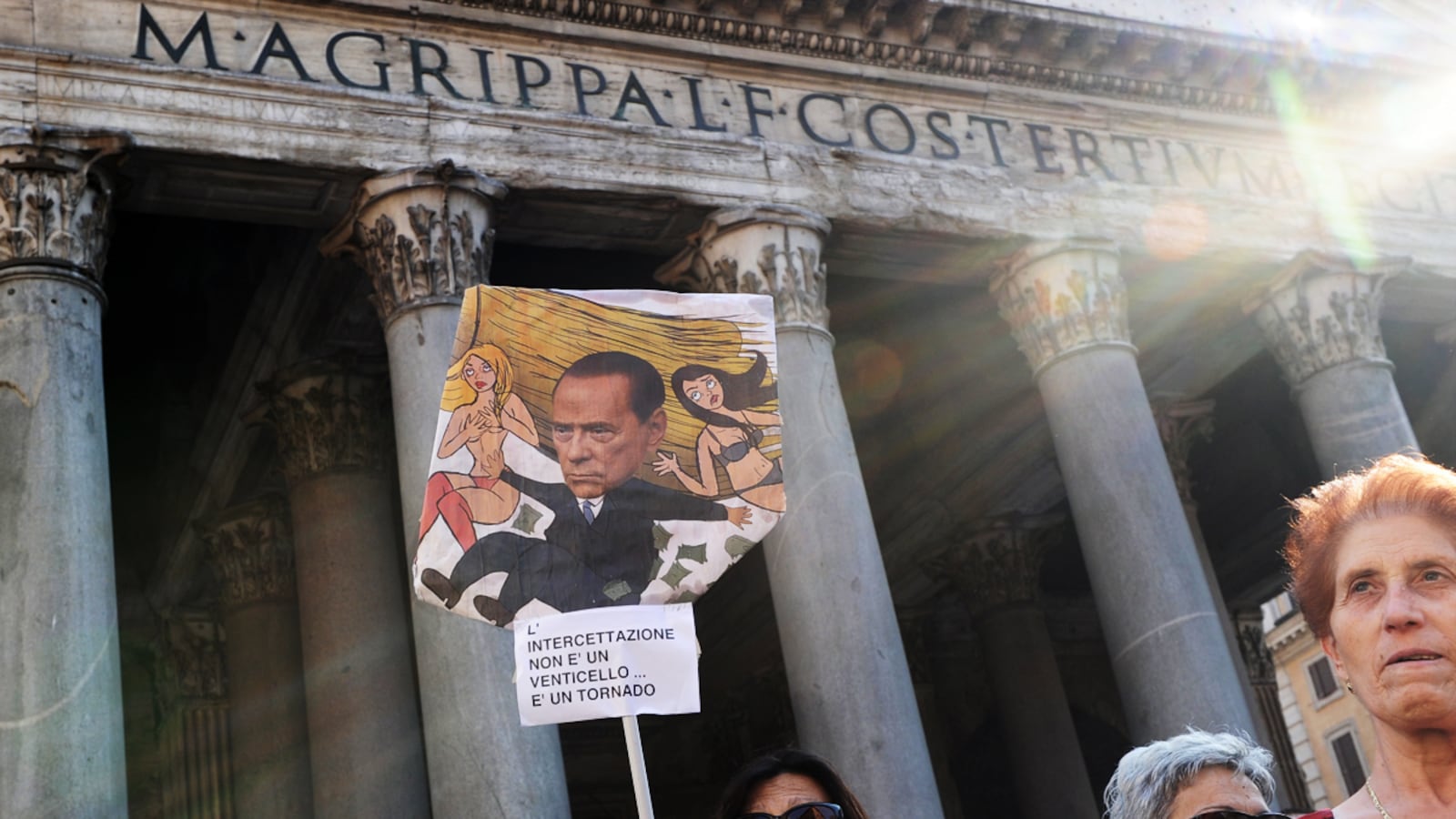 articles/2011/11/10/italy-s-troubles-are-not-the-tipping-point-for-global-economic-collapse/italy-bond-market-berlusconi-nadeau_rddmye