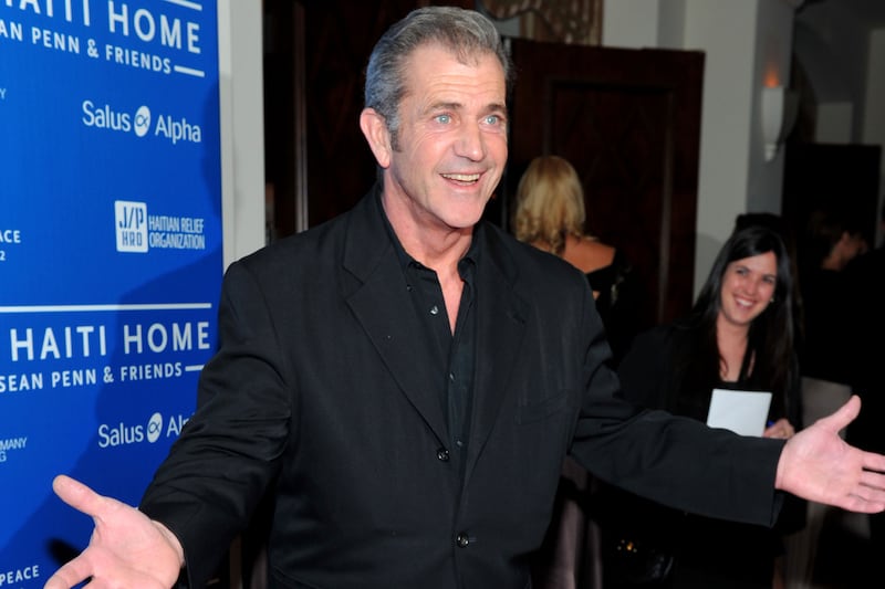 galleries/2013/03/10/elton-john-tina-fey-more-stars-with-unusual-middle-names-photos/130306-celeb-middle-names-07_tjvv0x