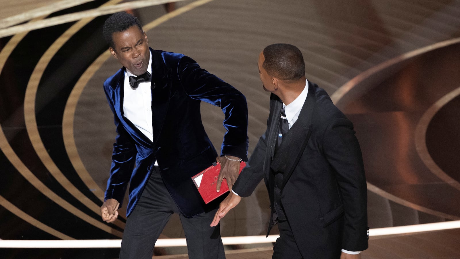 2022-03-29T204421Z_1732995265_RC2EBT9GCZRY_RTRMADP_3_AWARDS-OSCARS_nqejvj