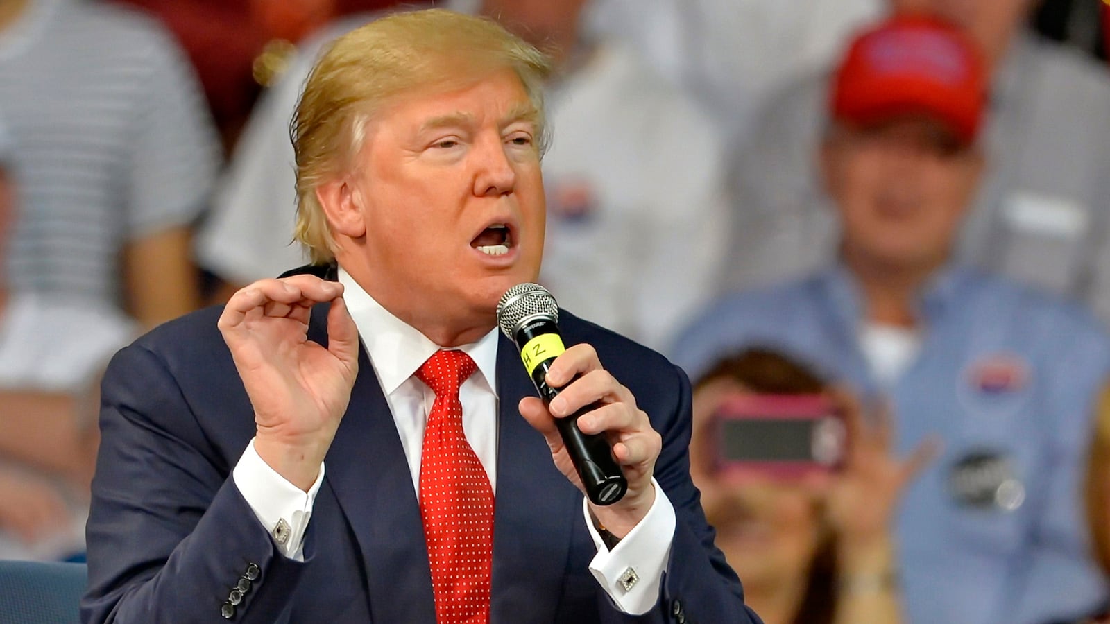 articles/2016/03/25/donald-trump-s-heidi-cruz-attack-excites-men-s-rights-activists/160334-resnick-trump-tease_lklm6s