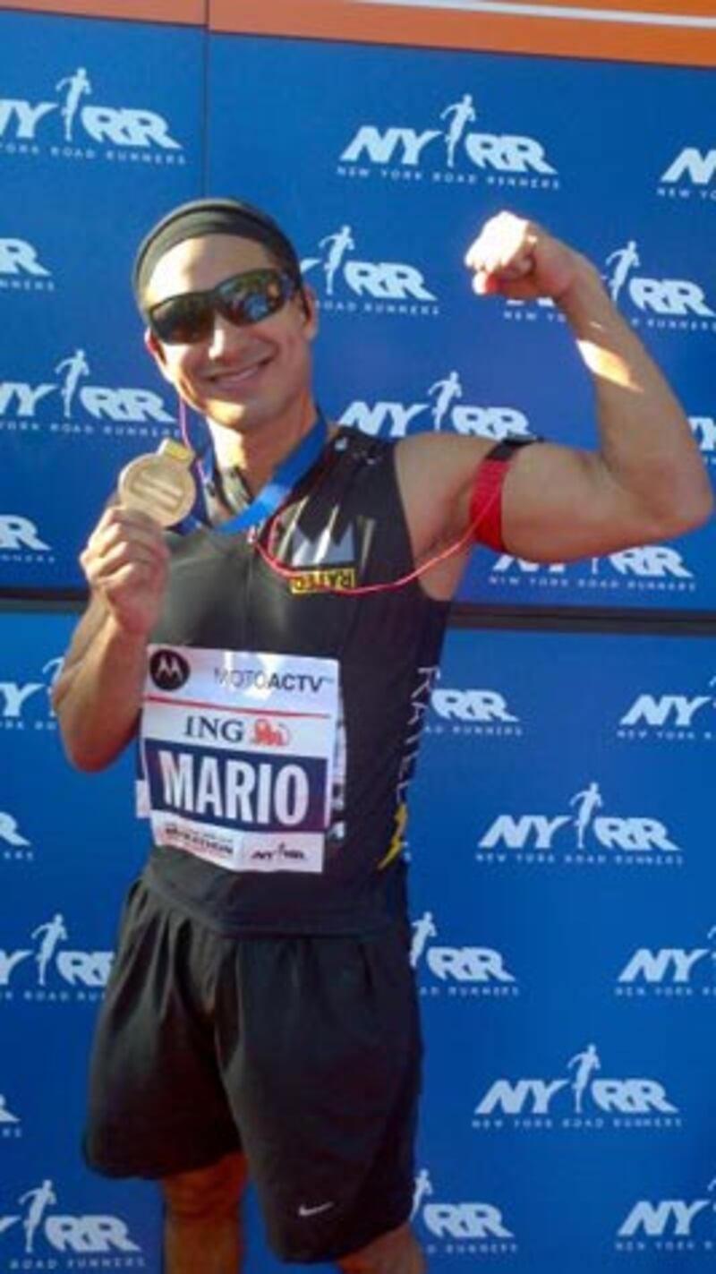 galleries/2011/11/13/zooey-deschanel-victoria-s-secret-show-in-celebrity-twitpics-photos/mario-lopez-celebrity-twitter-photos-111113_flrg7h