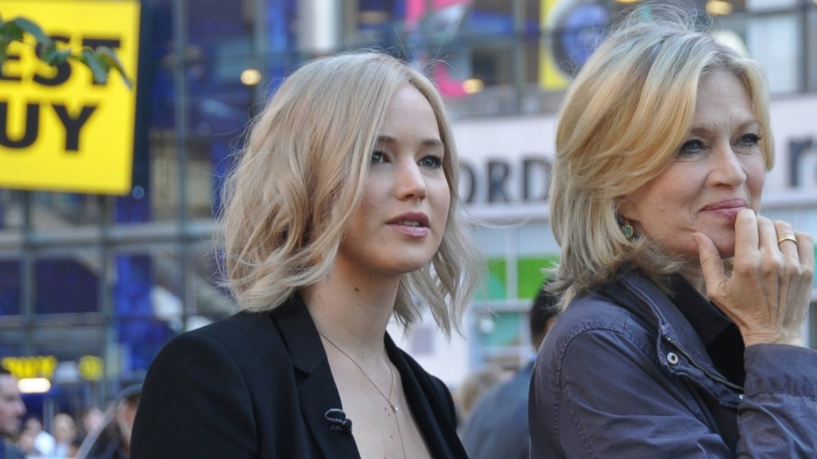 articles/2015/11/13/jennifer-lawrence-spills-her-heart-out-to-diane-sawyer-who-am-i-without-this-man/151112-wilstein-jlaw-sawyer-tease_akdplh