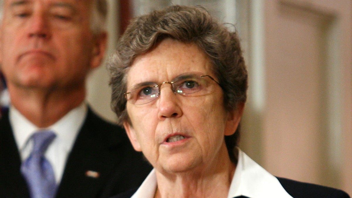 cheats/2012/02/11/catholic-group-backs-contraception-policy-change/catholic-group-backs-obama-sister-carol-keehan-cheat_ykcut9