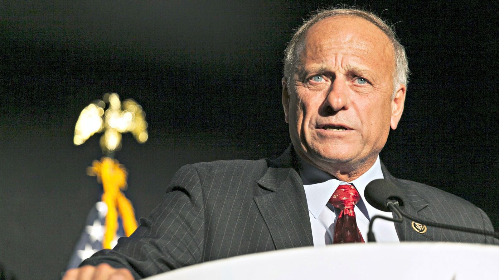 cheats/2016/08/11/steve-king-admits-i-can-work-with-hillary-clinton/160811-steve-king-cheat_guwou0