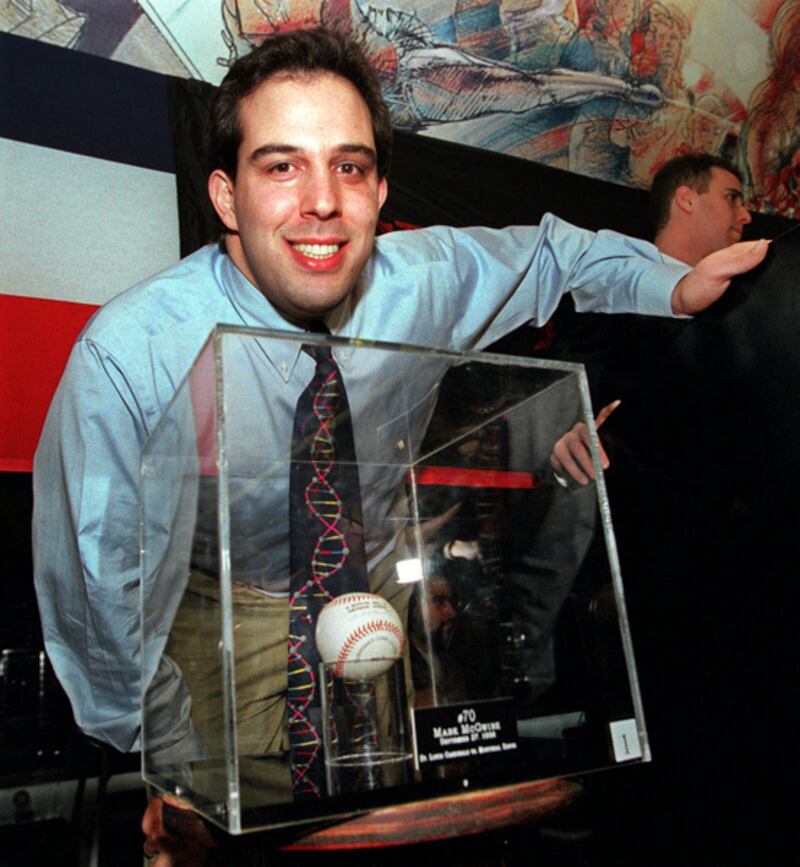 galleries/2011/07/12/famous-baseballs/famous-baseballs-macguire_l4hroz