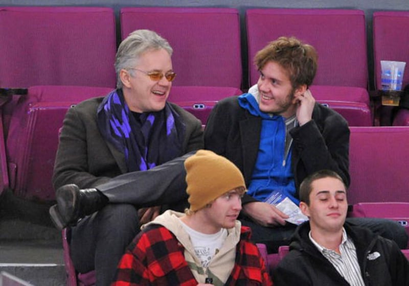 galleries/2010/01/03/sarandon-and-robbins-split/robbins-saradon-split---recent-hockey-game_h1gey4
