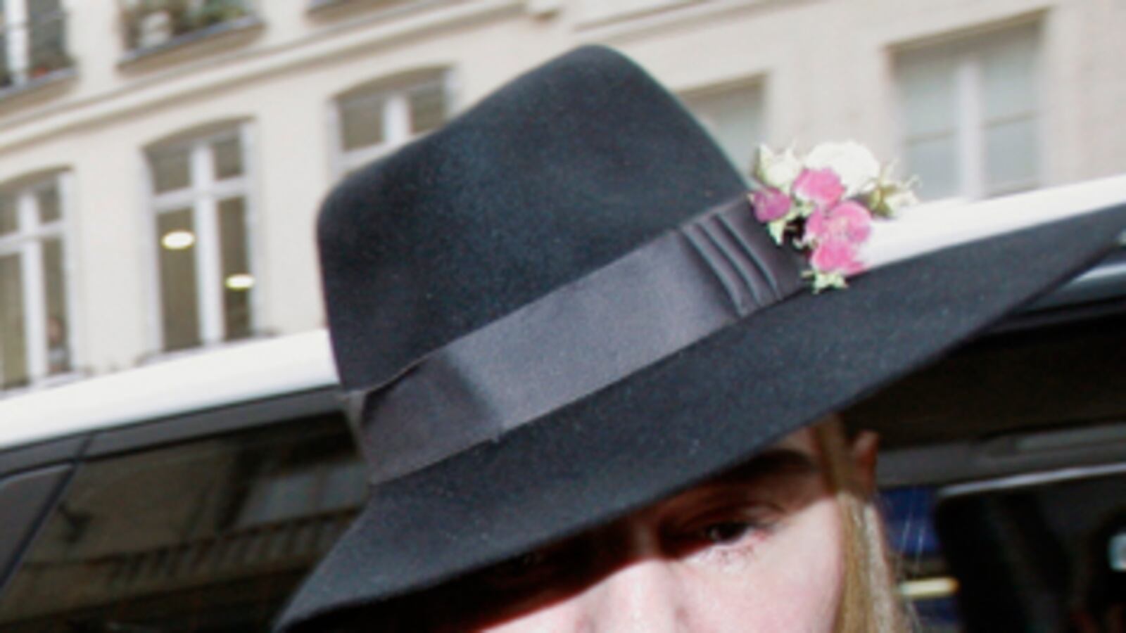 cheats/2011/02/28/gallianos-anti-semitic-rant-caught-on-camera/john-galliano-1_hv6lao