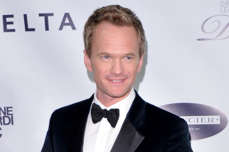 articles/2014/04/21/neil-patrick-harris-scolds-loud-fan-white-house-responds-to-deport-bieber/nph-shouting-tease_pwwbzb