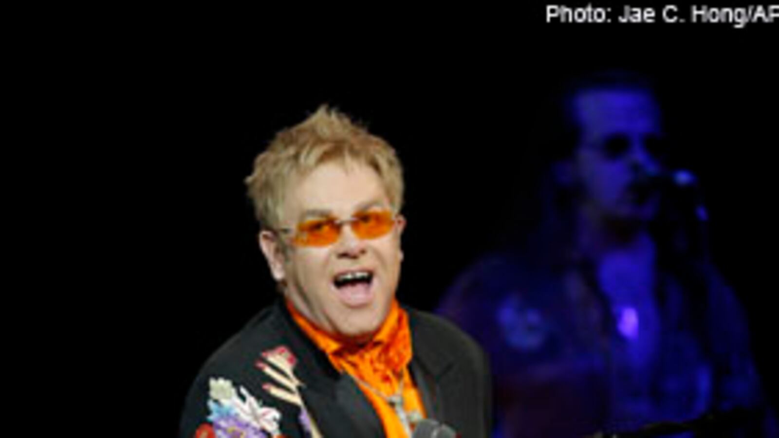 cheats/2008/12/13/elton-john-loses-suit/08-elton-john-397_cohsyr