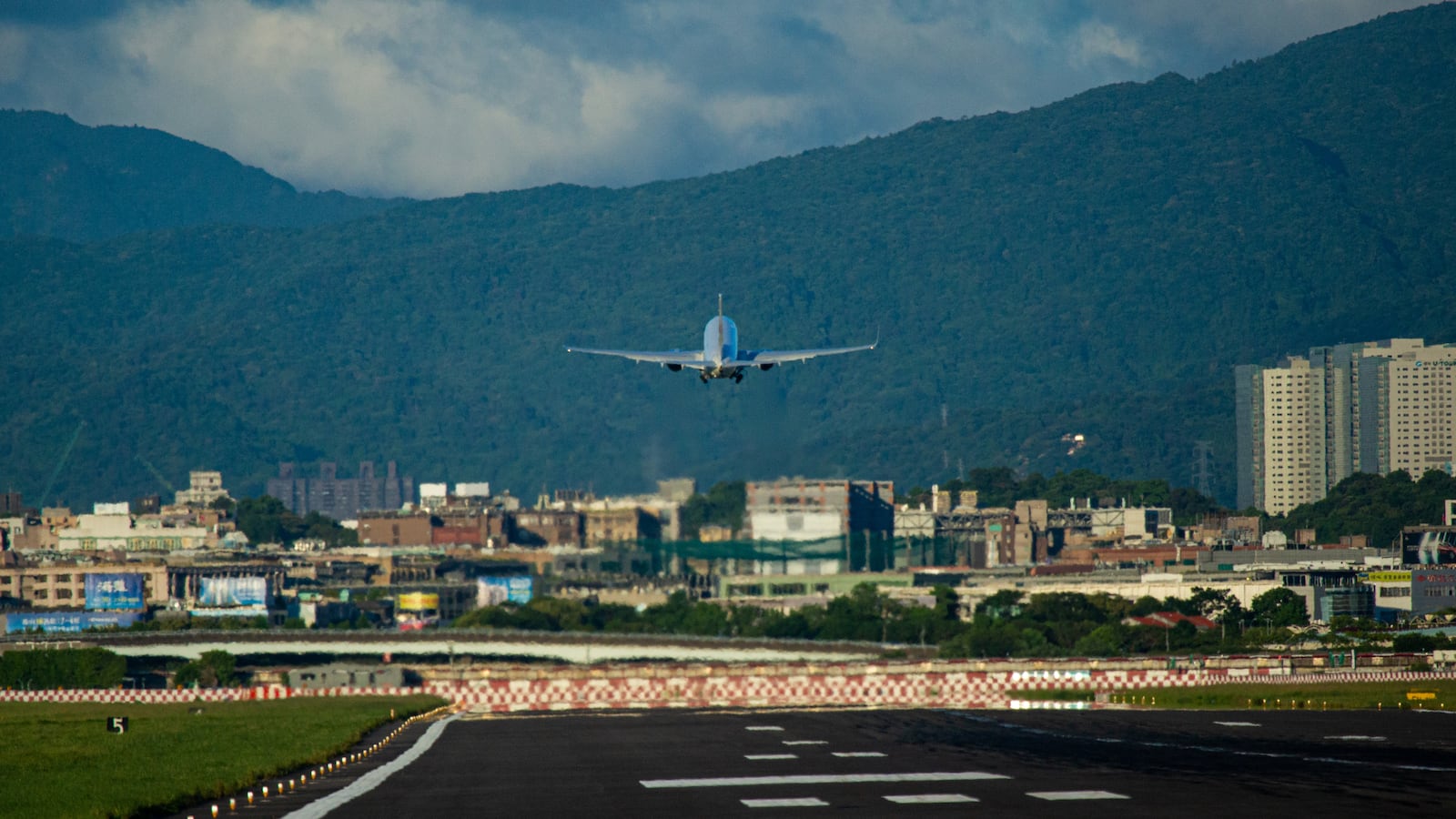 GettyImages-1412641306_ozbdgj