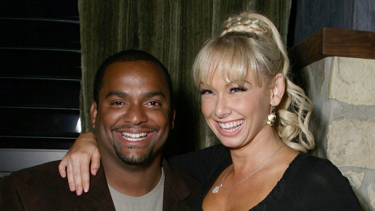 cheats/2014/11/26/alfonso-ribeiro-wins-dancing-with-the-stars/141126-ribeiro-cheat_ekfbje