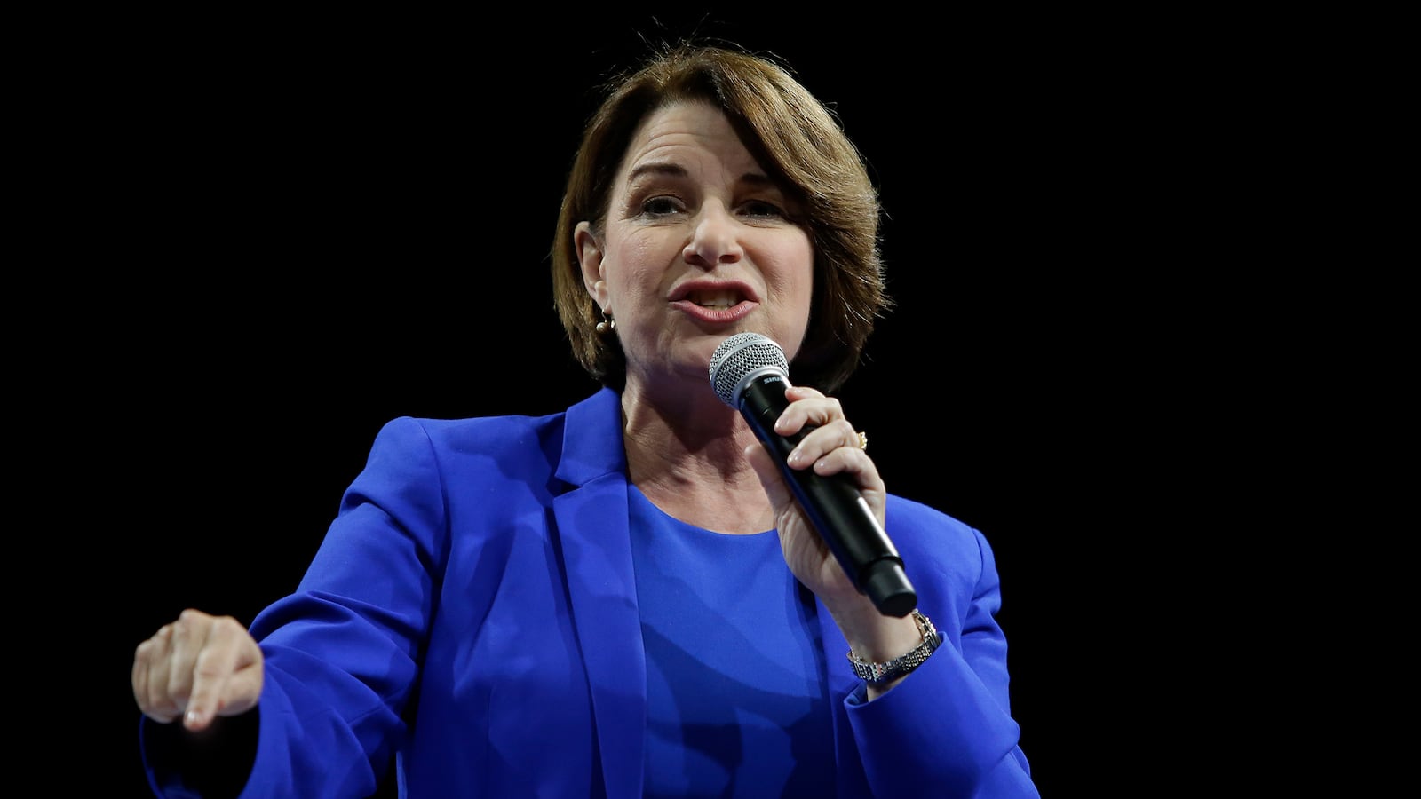 200116-Trudo-Klobuchar-brags-tough-race-tease_fjomij