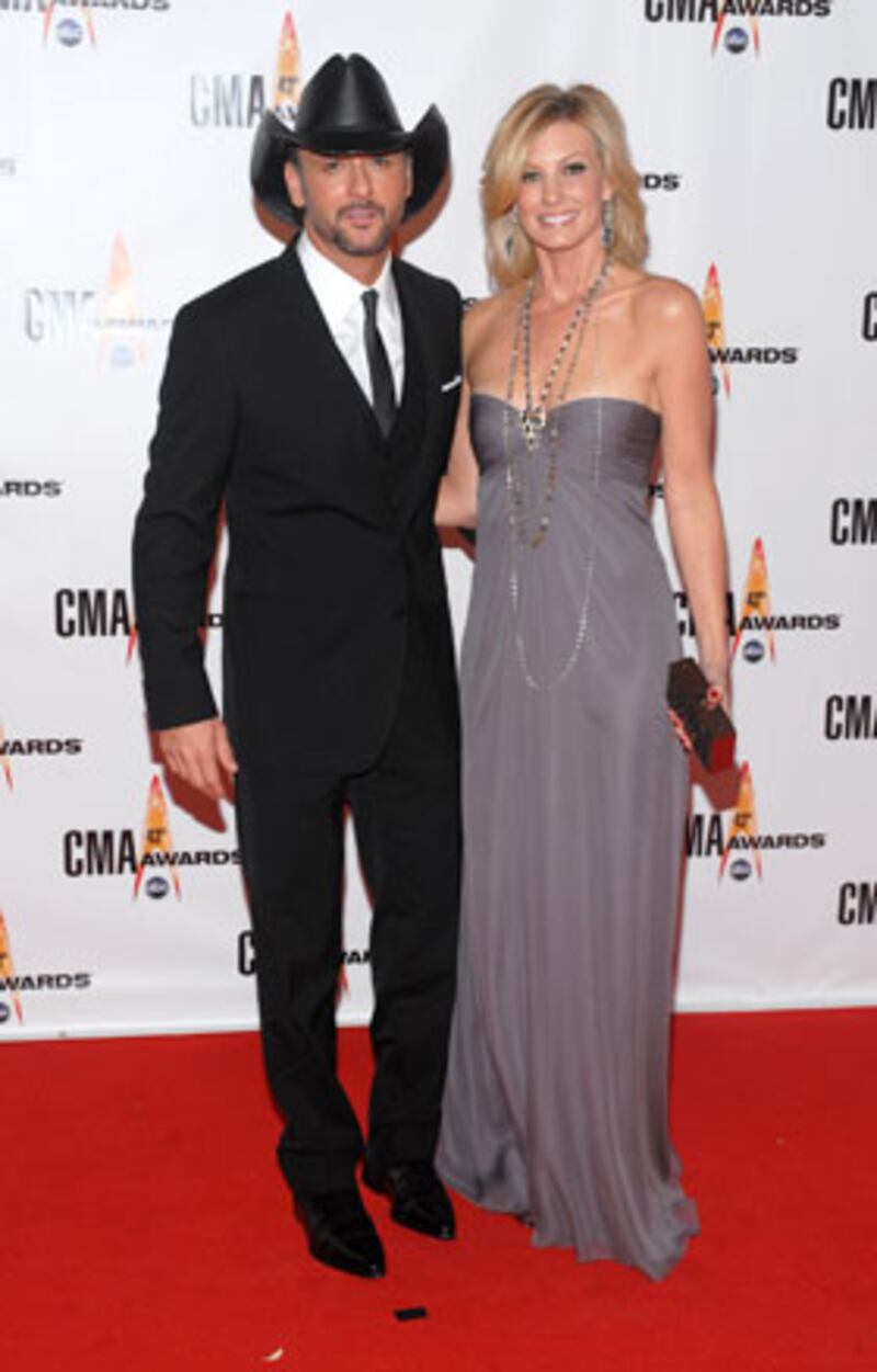galleries/2009/11/12/country-music-awards/red-carpet---hill_w7bmst
