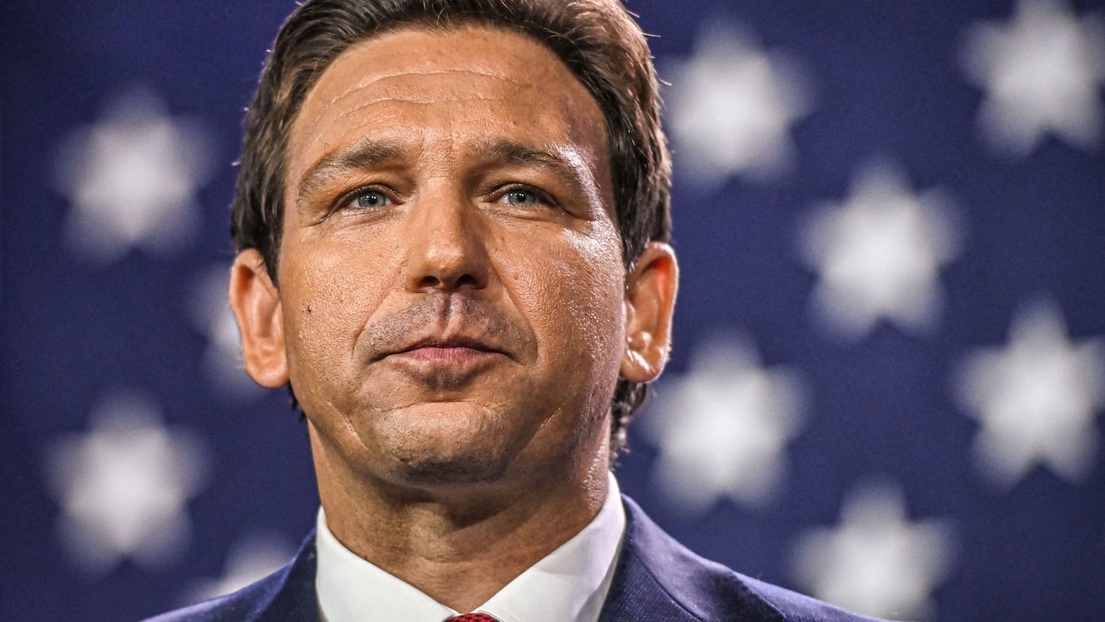 111122-lewis-ron-hero_dbxzoo