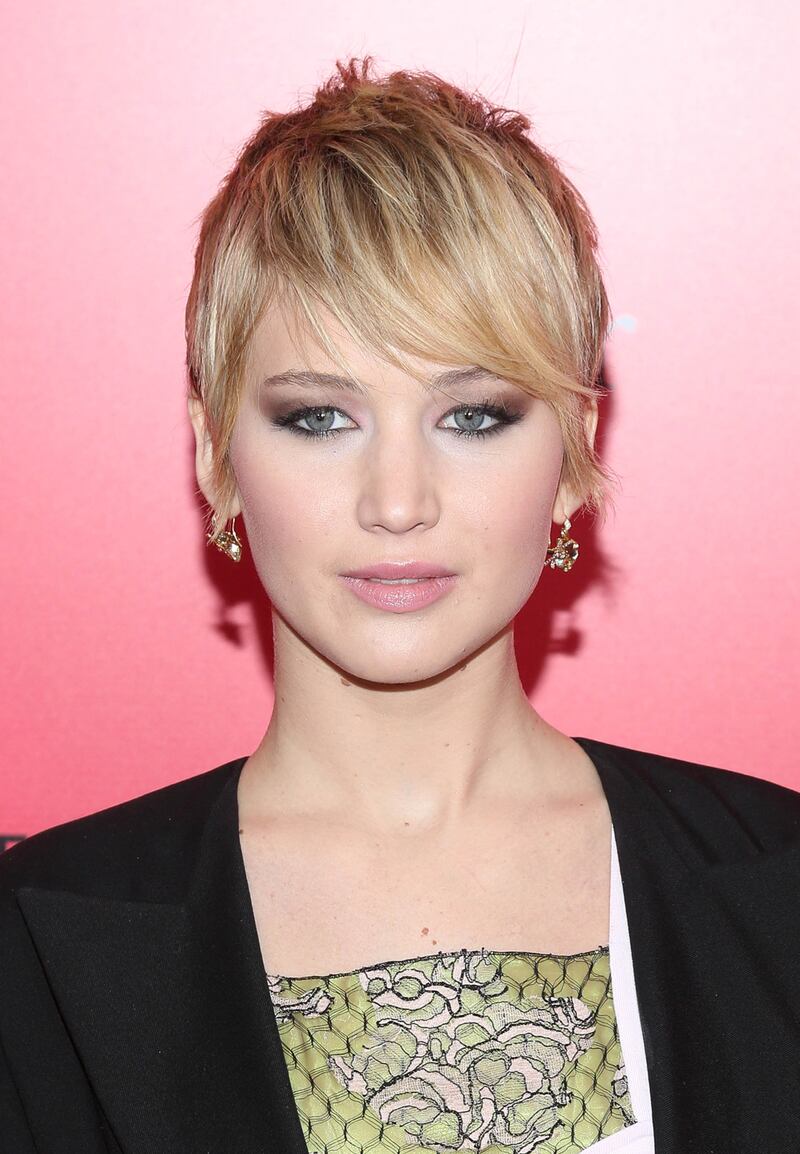 galleries/2013/12/11/the-year-in-awesome-hair-photos/131204-jlaw-hair_ahis2z
