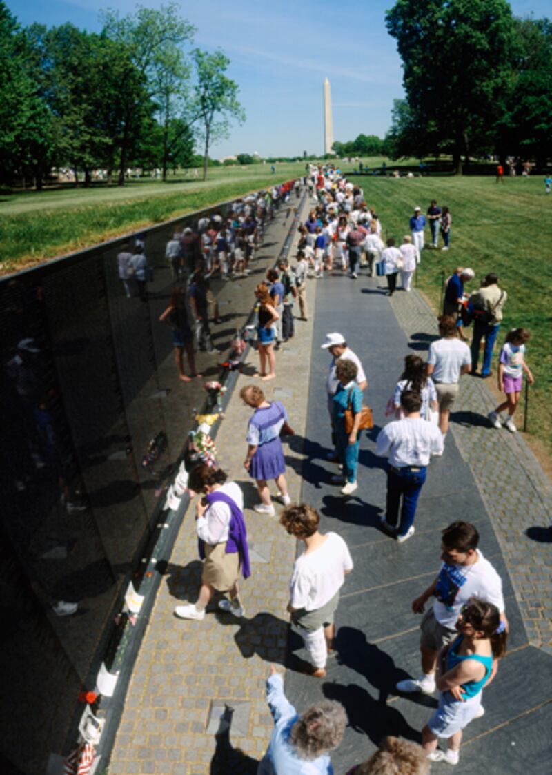 galleries/2011/08/22/martin-luther-king-jr-memorial-and-other-washington-d-c-monuments/vietnam-war-veterans-memorial-washington-monuments-photos-gopnik_jmn4d2