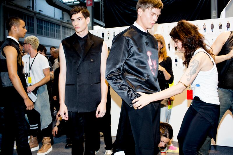 galleries/2012/07/02/men-s-fashion-week-in-paris-spring-2013-backstage-photos/paris-fashion-tachman-givenchy-1013_pe542q