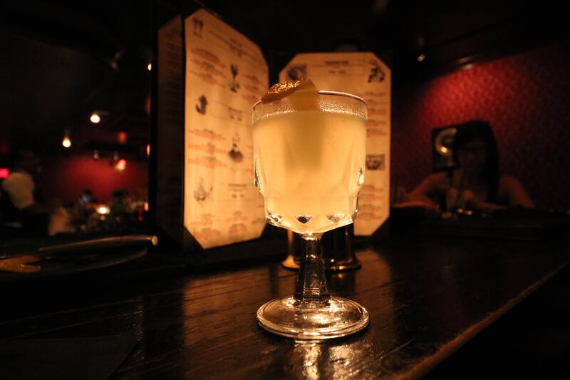 articles/2016/08/23/three-drinks-in-las-vegas-nevada/160822-rothbaum-Holland-House-embed_xpzdy8