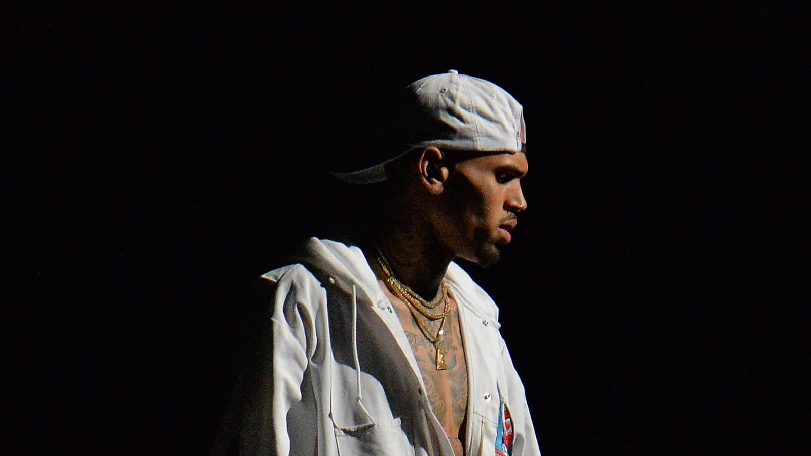 210623-cunningham-chris-brown-tease_dqui95