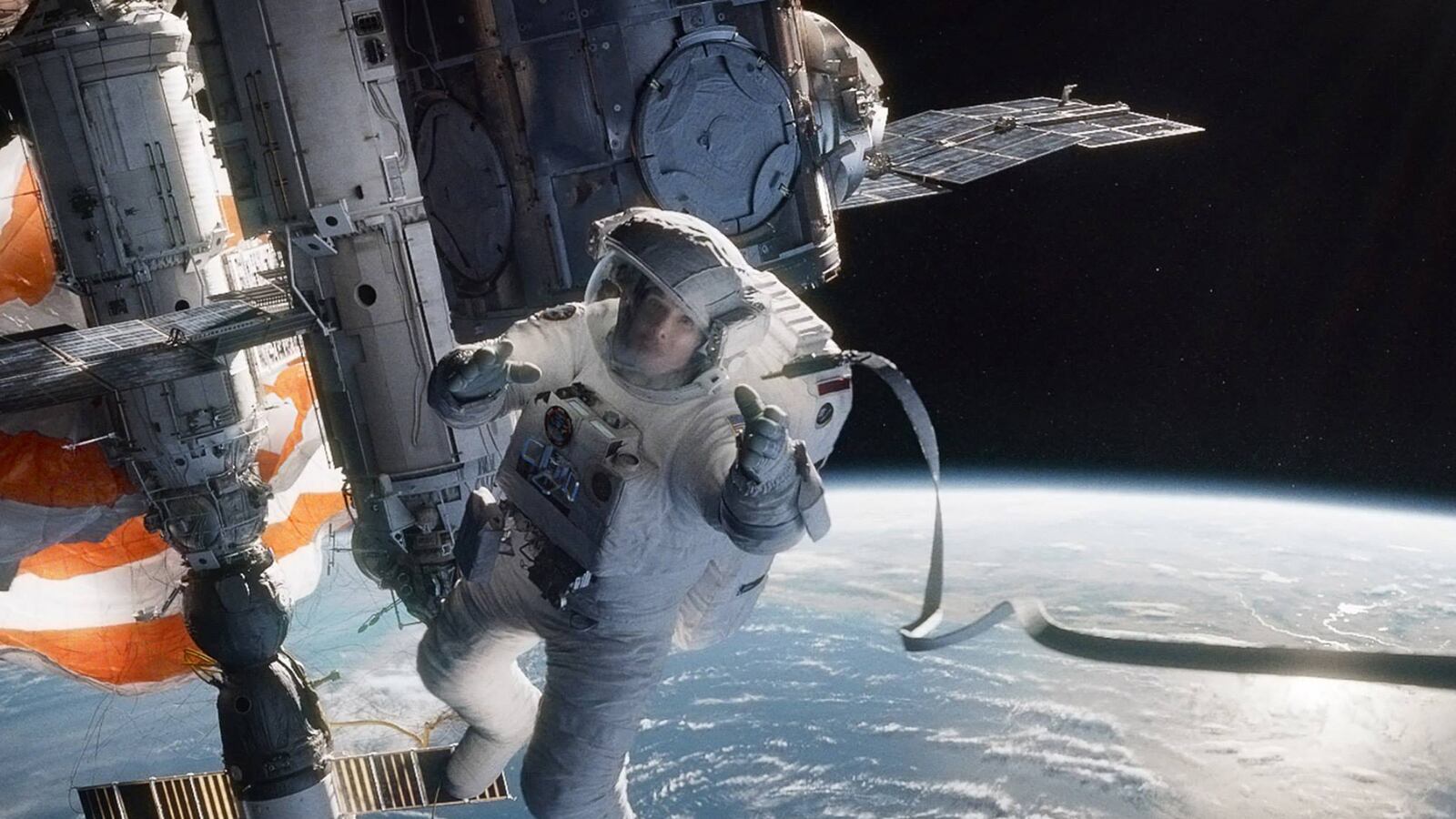 articles/2013/10/19/gravity-hauls-in-viewers-both-desperate-and-indiscriminate/131018-gravity-3d-tease-NEW_piw52l
