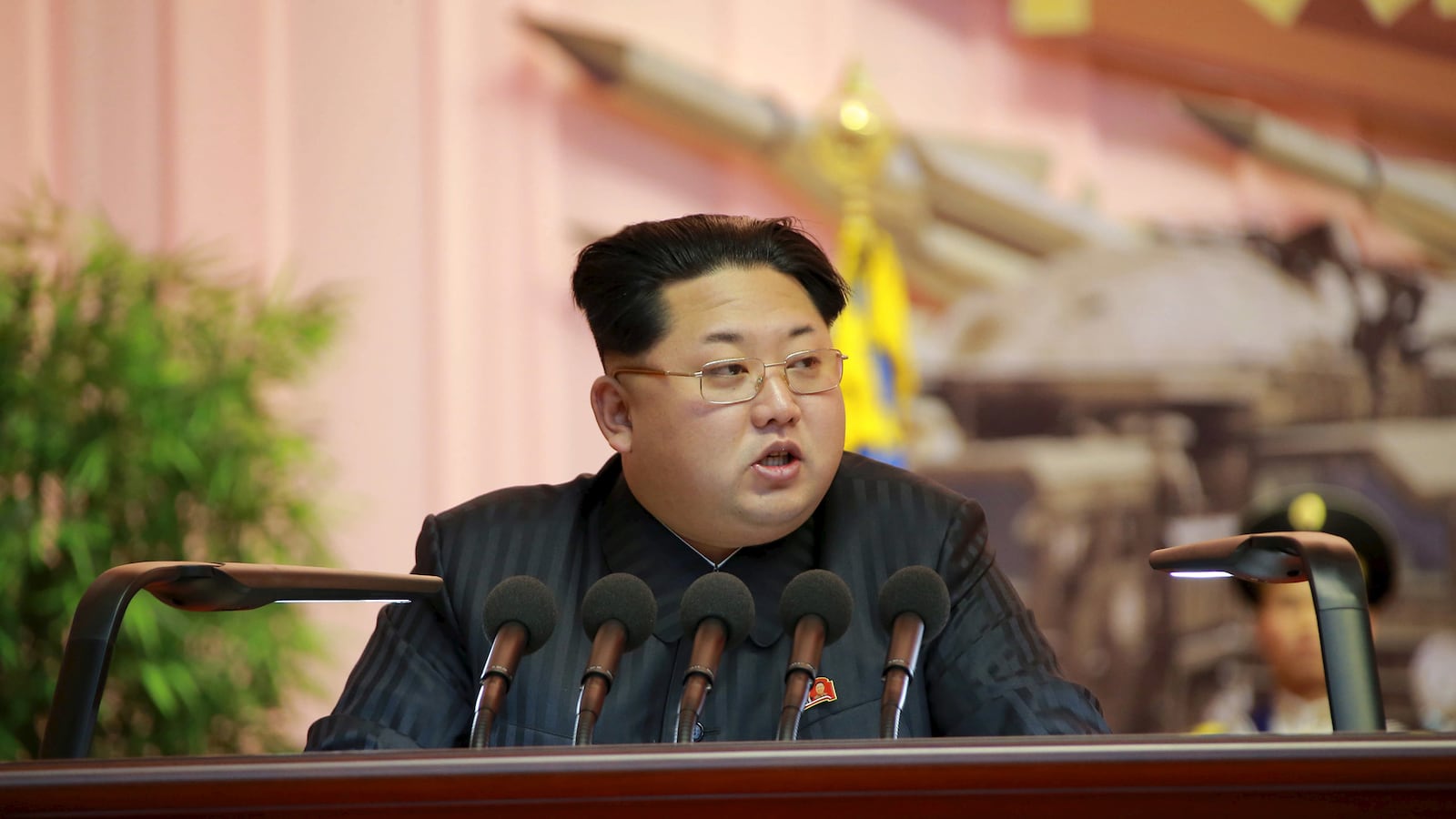 cheats/2015/12/08/u-s-sanctions-n-korea-over-arms-trade/151209-us-sanctions-nkorea-cheat_onzcu4