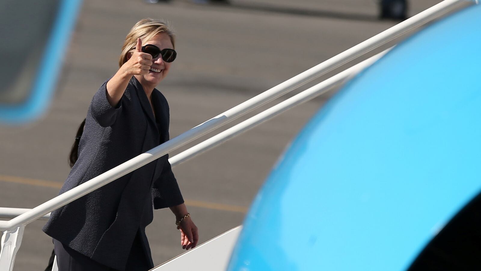 cheats/2016/10/18/trump-clinton-alma-maters-endorse-hil/161018-hillary-student-endorsement-cheat_hojhtr