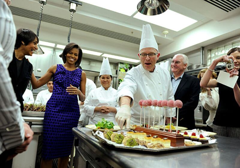 galleries/2009/04/23/the-first-100-outfits/michelle-obama-13_leojki