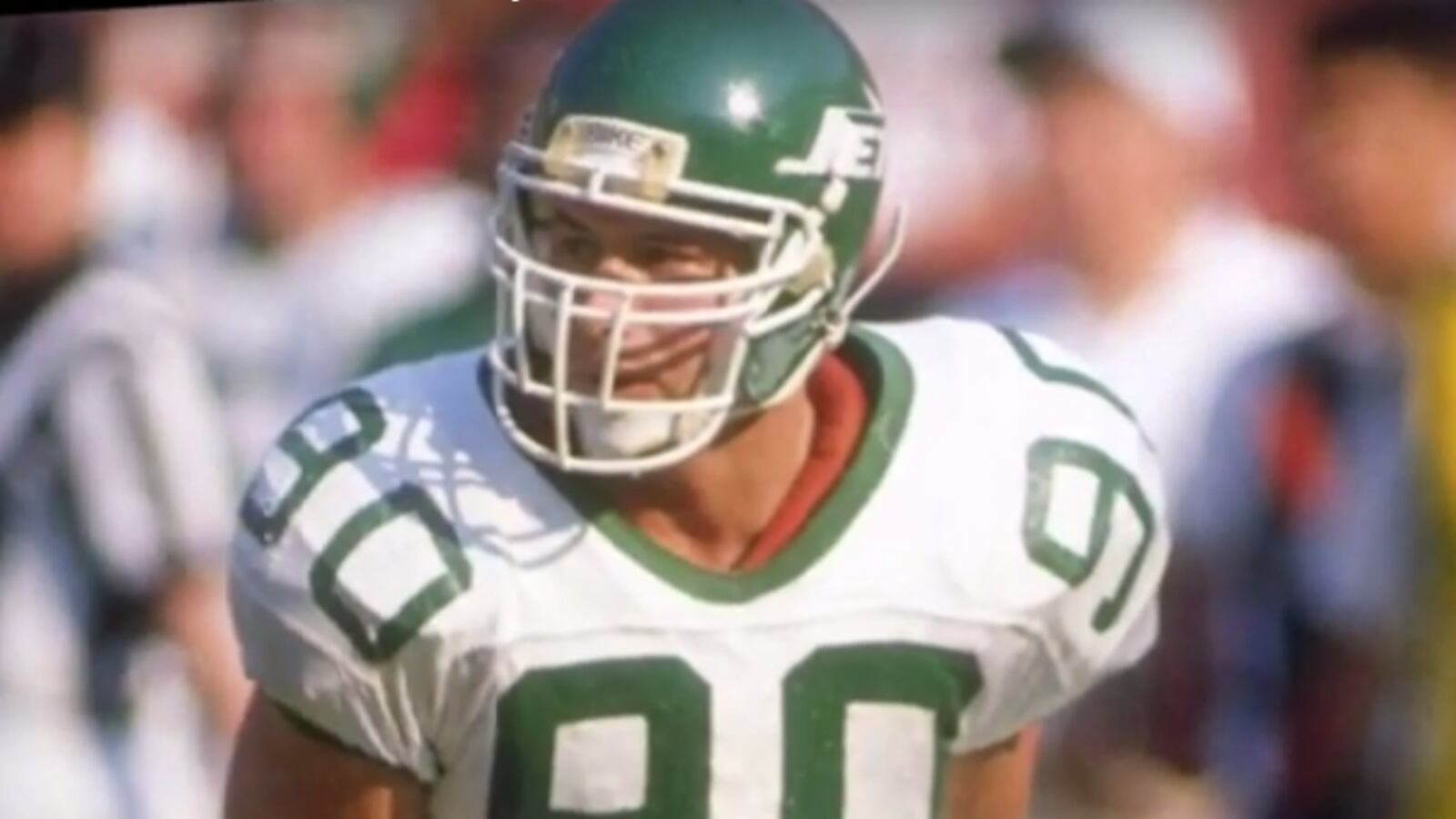 cheats/2016/10/16/former-nfl-star-dennis-byrd-killed-in-car-crash/161016-dennis-byrd-nfl-dead-cheat_yhcsh6