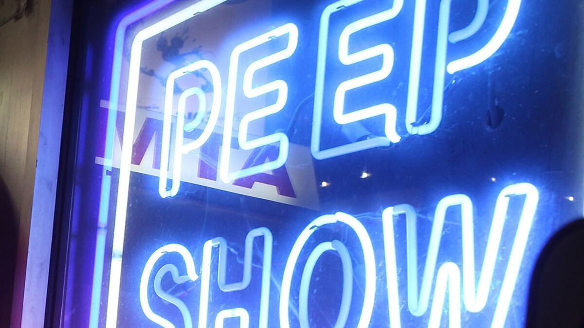 cheats/2011/08/30/hiv-test-leads-to-porn-shutdown/porn-shutdown-hiv-cheat_mafsp7