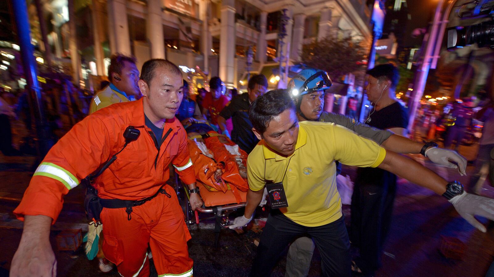 articles/2015/08/17/terrorist-bombing-hits-bangkok/150817-samuels-bangkok_zowciu