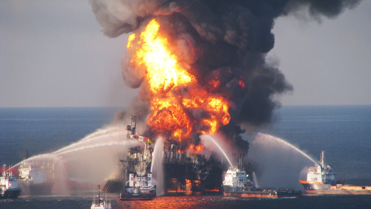 cheats/2011/12/06/bp-halliburton-lied-about-oil-spill/bp-blames-halliburton-gulf-oil-spill-cheat_hw3sik