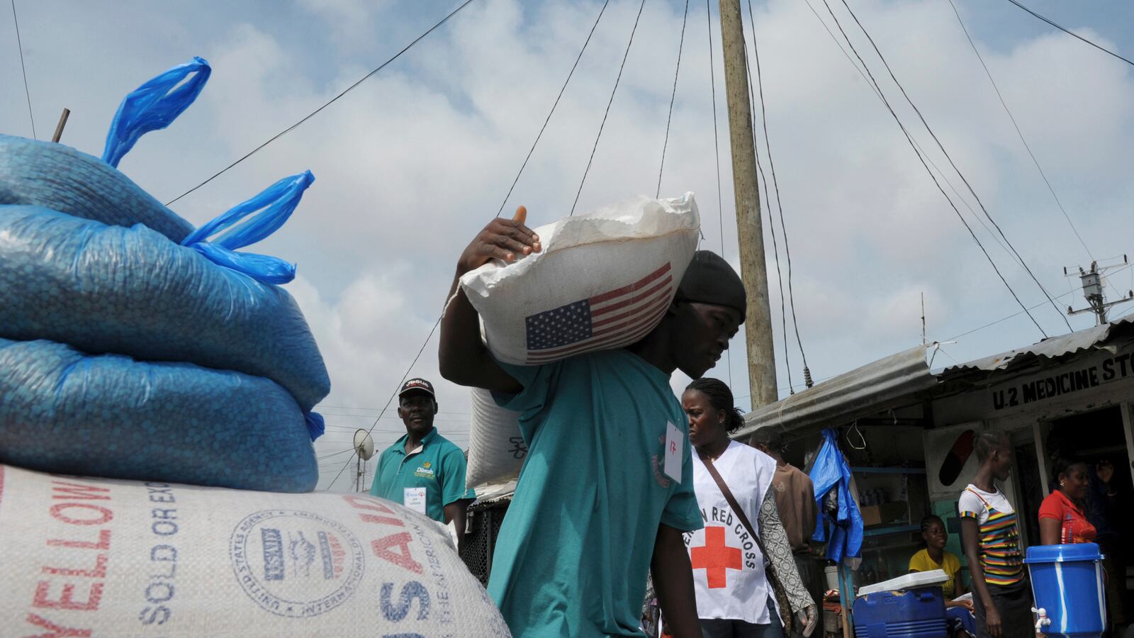 cheats/2014/09/16/u-s-sending-army-to-fight-ebola/140916-us-aid-ebola-cheat_mrxuow