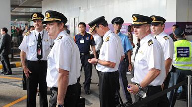 articles/2010/11/23/tsa-pat-downs-body-scanners-more-pilots-secret-security-doubts/weber-pilots_143367_vxiynr