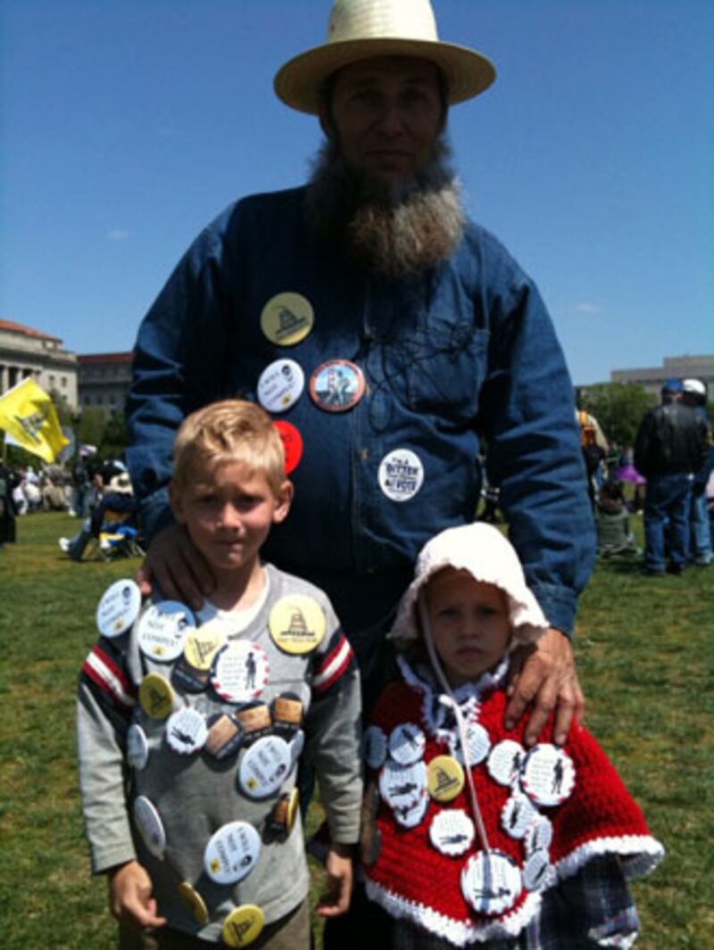 galleries/2010/04/19/paranoia-on-patriots-day/avlon-tea-party-2_gkfv08