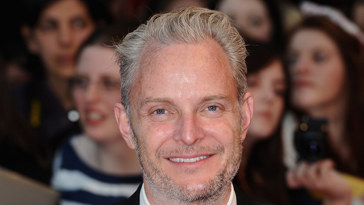 cheats/2012/04/19/francis-lawrence-to-direct-hunger-games/francis-lawrence-hunger-games-cheat_bbogtq