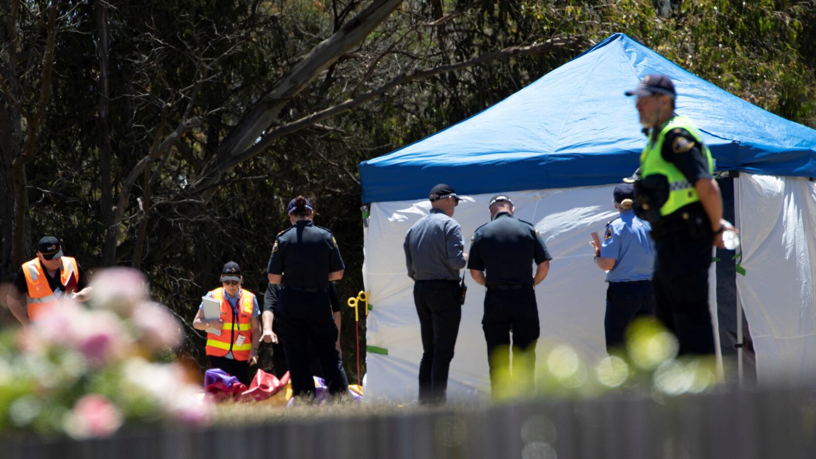 2021-12-16T082901Z_2012407813_RC2KFR9GUKEL_RTRMADP_3_AUSTRALIA-SCHOOL_n8dcuk