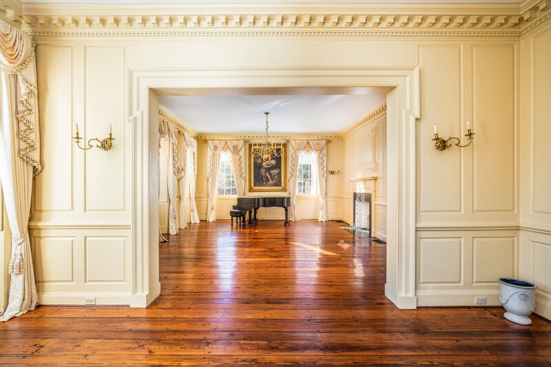 200220-mcnearney-omg-i-want-this-house-charleston-03_ifqi7t