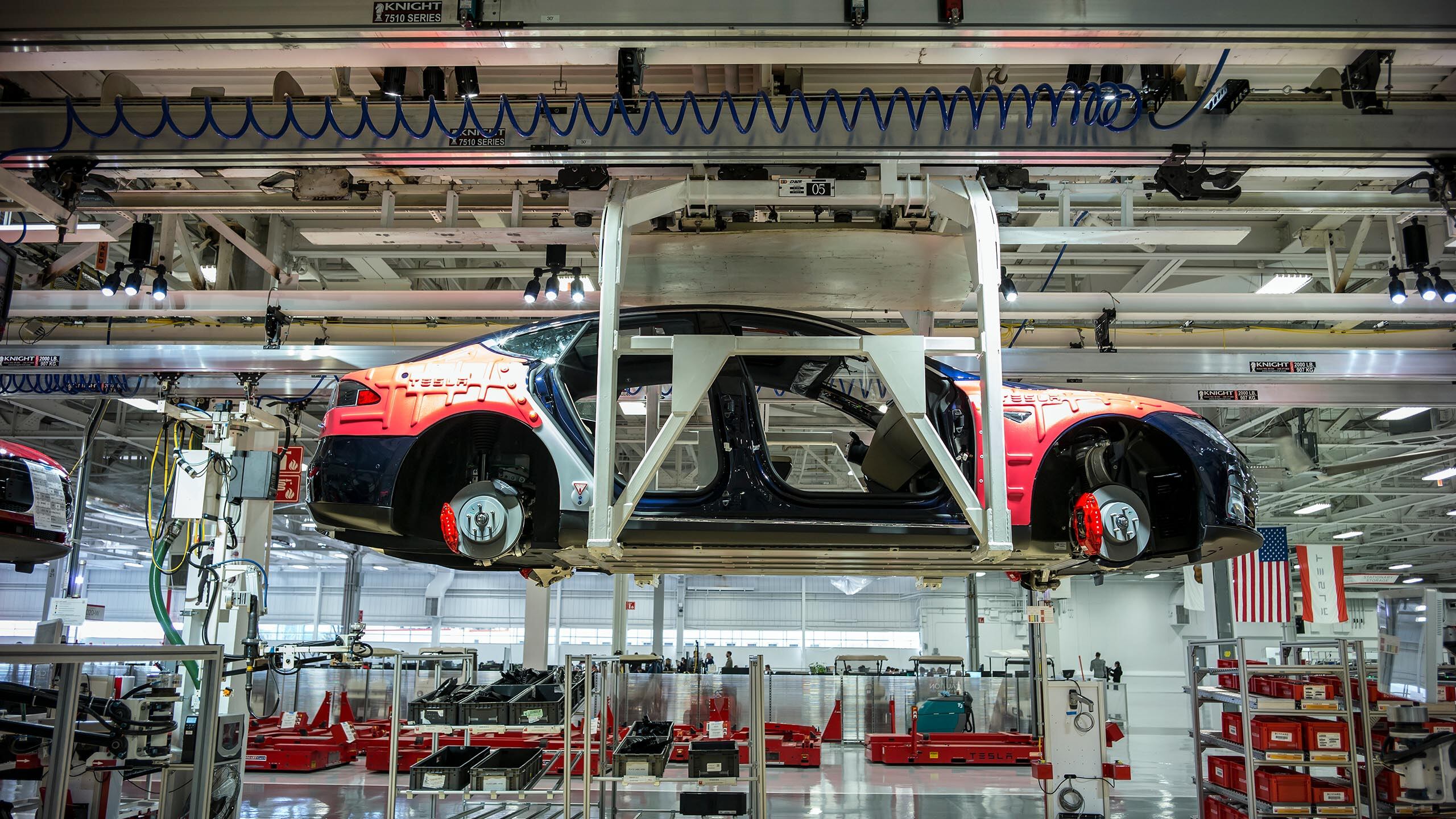 180524-tesla-factories-tease_pxcrqa